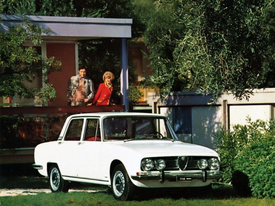  Alfa Romeo 1750 Berlina (105) 1967 года  (фото 11 из 16)
